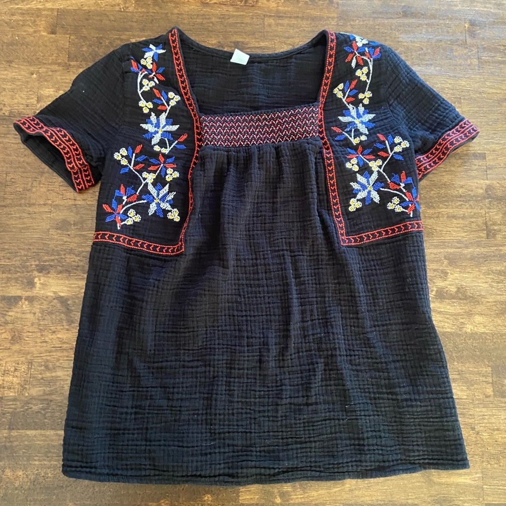 Cotton puebla blouse with floral embroidery